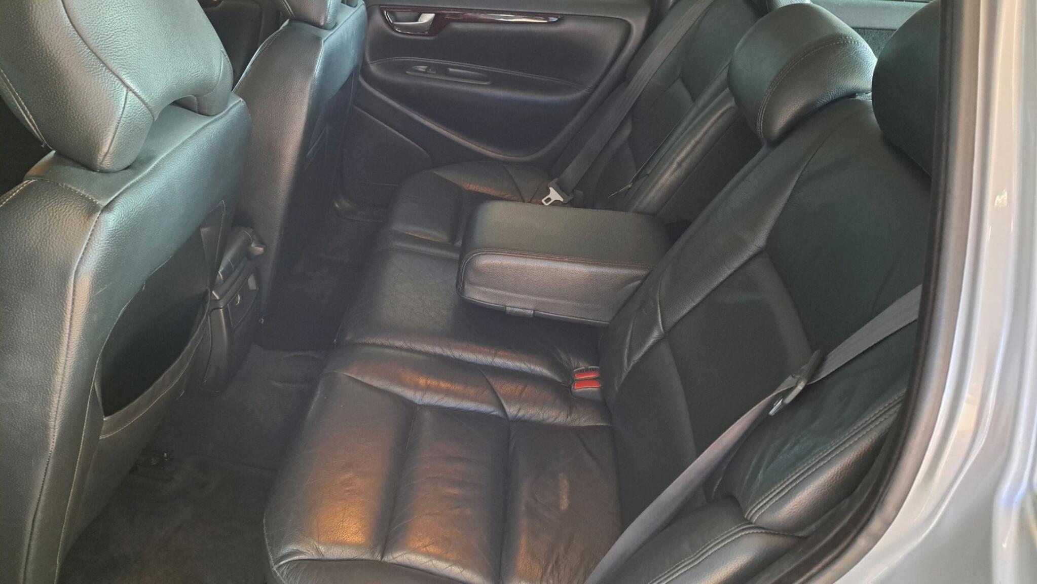 Volvo-V70-9